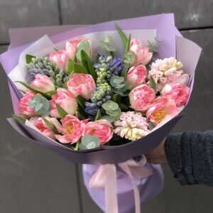 Пионовидные тюльпаны с гиацинтами