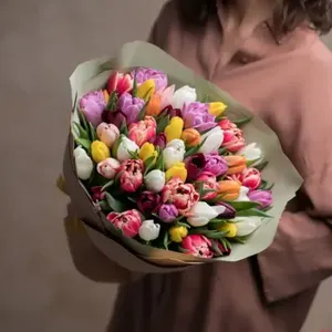 45 пионовидных тюльпанов